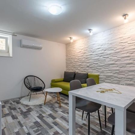 Apartment 3M - One Bedroom Apartment Split Exterior foto